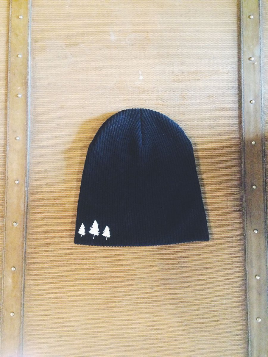 LPO____'s tweet image. Those ears might be getting cold after that blizzard. Check out the LPO (Black) Lifestyle Beanies 
buff.ly/2Fk3xqz