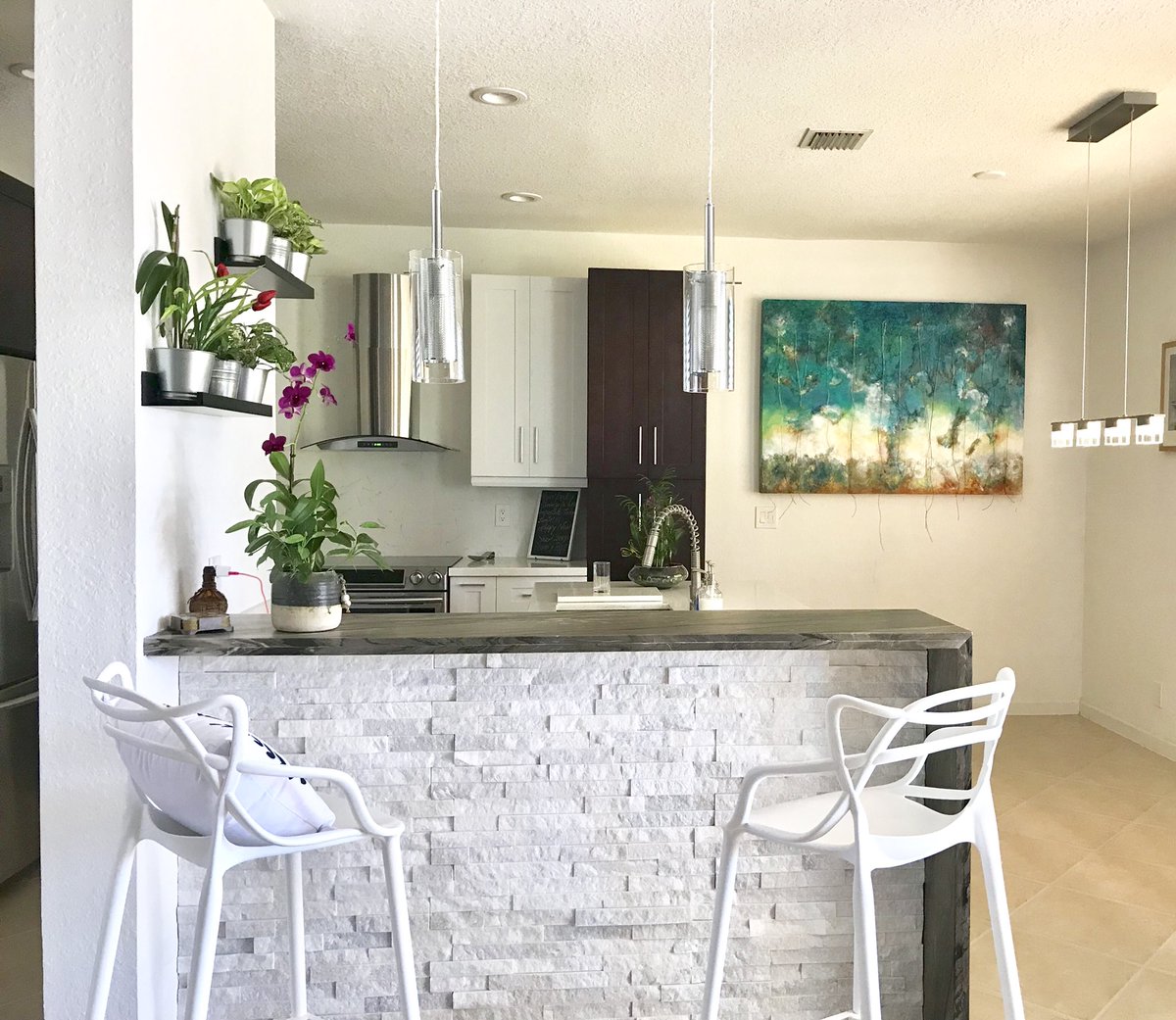LifrancisRojas's tweet photo. Just hanging at its new home “Stitching Up” #commission piece #sold 🔴 mixed media on wood 60”x43”x3” Thanks 🙏 ...
#newhome #Weston #miami #artcollector #longstitches #mendingbrokensouls #contemporaryart #lifrancisrojas #homedecor #interiordesign #mixedmedia #collage #stitches https://t.co/TdhBO7MCBC