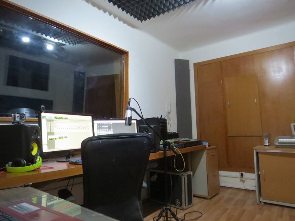SquareStudioN's tweet photo. ¡Nos estamos preparando! ¡Vienen cosas interesantes! Muy pronto, más noticias. #SquareStudio #Nápoles #Locución #FelizMiércoles #Rehearsal #AudioDesign https://t.co/5Ix6WZ6Fpp