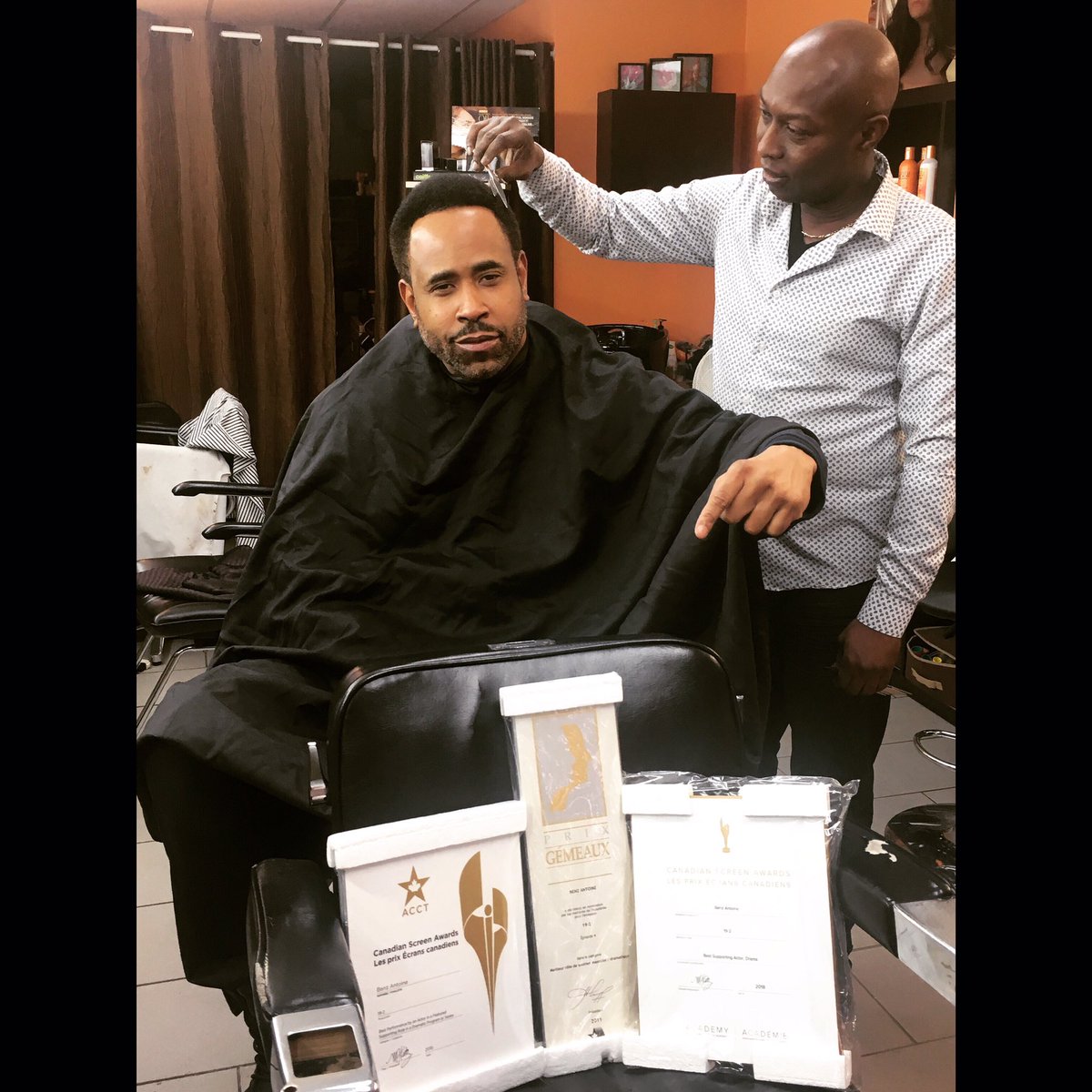 benzantoine's tweet image. Say hello to my Lil Friends! Wherever I go THEY go! Last minute trim before I get my Suit &amp;amp; Tie game on! Thanks to the #CdnAcademy #CanadianScreenAwards #19two #19deux #HaitianActors #benzantoine #benzeL #redcarpet #gala #3rdtimesacharm #IneverLetaStatueTellMehowNiceIam