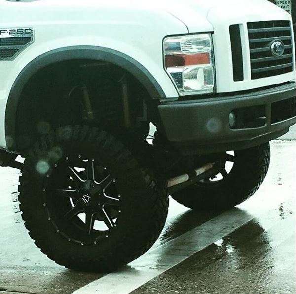 AmericasWheel's tweet photo. Waterproof style!!! 

Shop for @kxoffroad Wheels here: https://t.co/hcVPQOC7BC

#americaswheel #wheelwednesday #kxoffroad #ford https://t.co/LCCOlYiscb