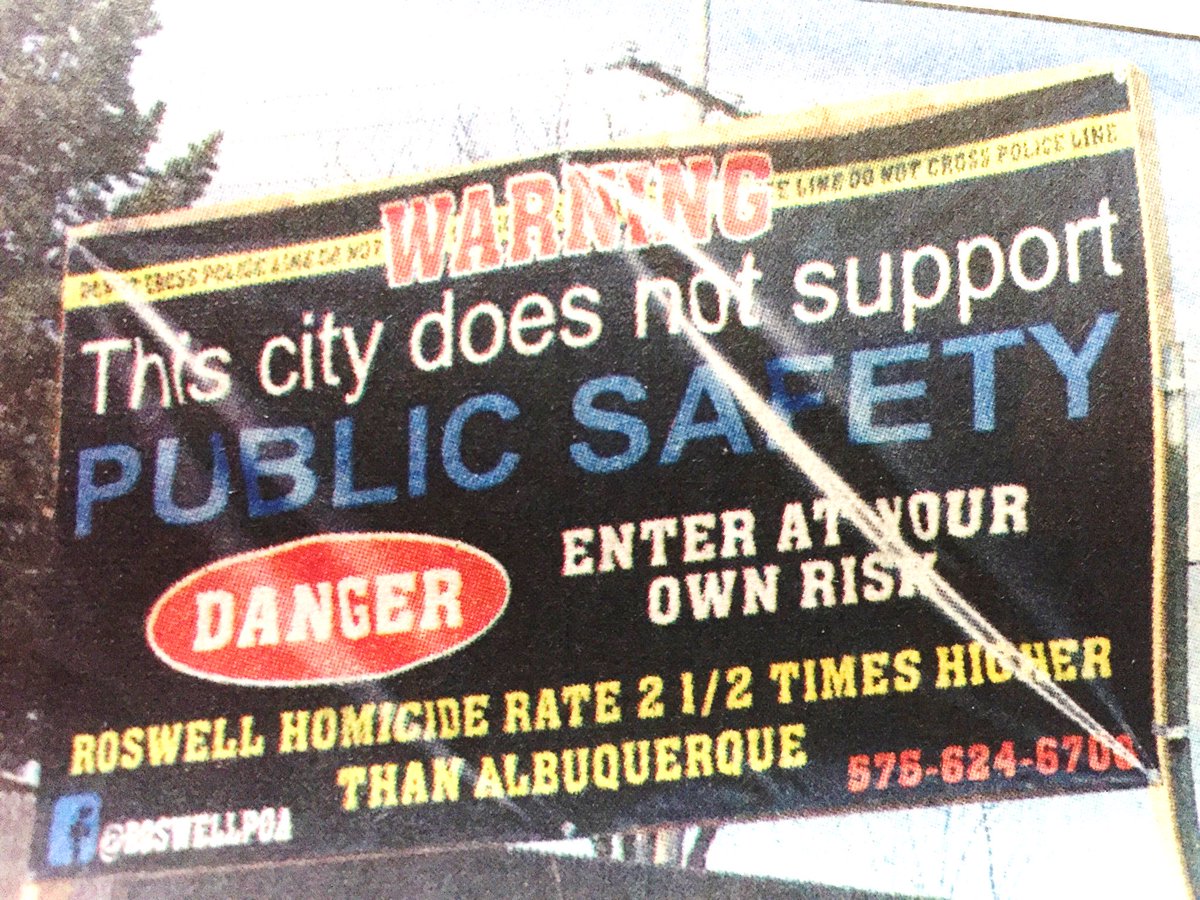 TomWayneBox's tweet image. I saw this sign in Roswell  today while visiting.  Maybe the U.F.O's came back to town and are killing people???