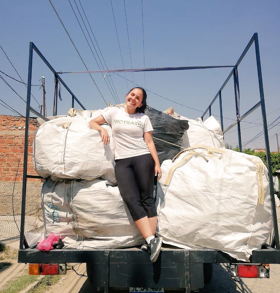yuvialopez's tweet photo. My beautiful life....Trash and being a Social Entrepreneur ♻️🚮💚 #socent #trash #recycle #mexico #protrash https://t.co/GXifb4HJip