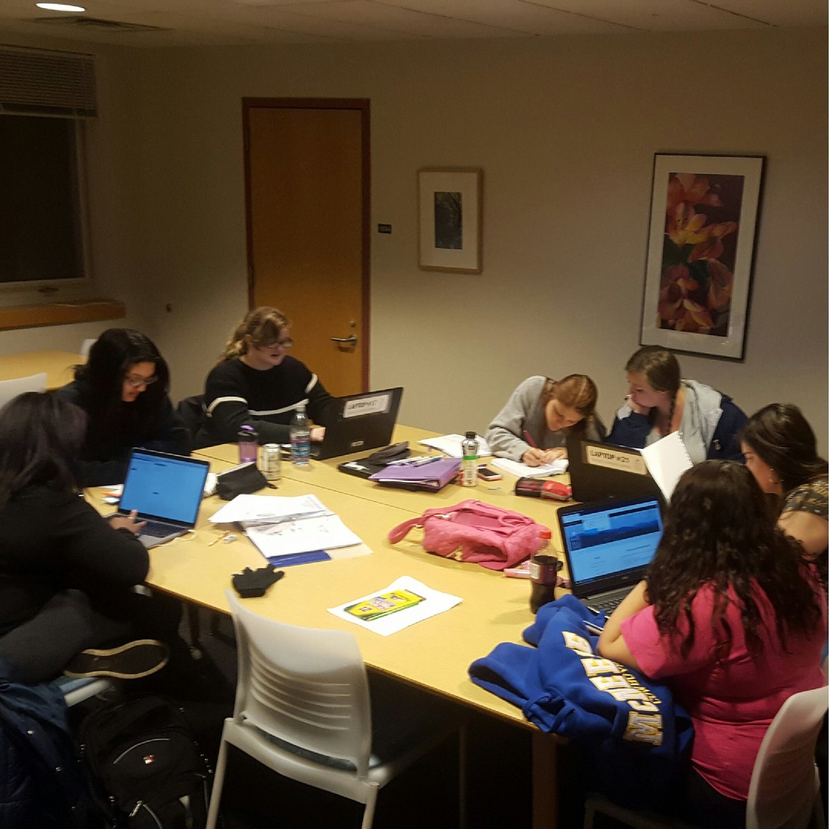 Sigma Alpha Chi studying hard this week for midterms! 💪📚

#sisterbonding #studying #SigmaAlphaChi #MHU