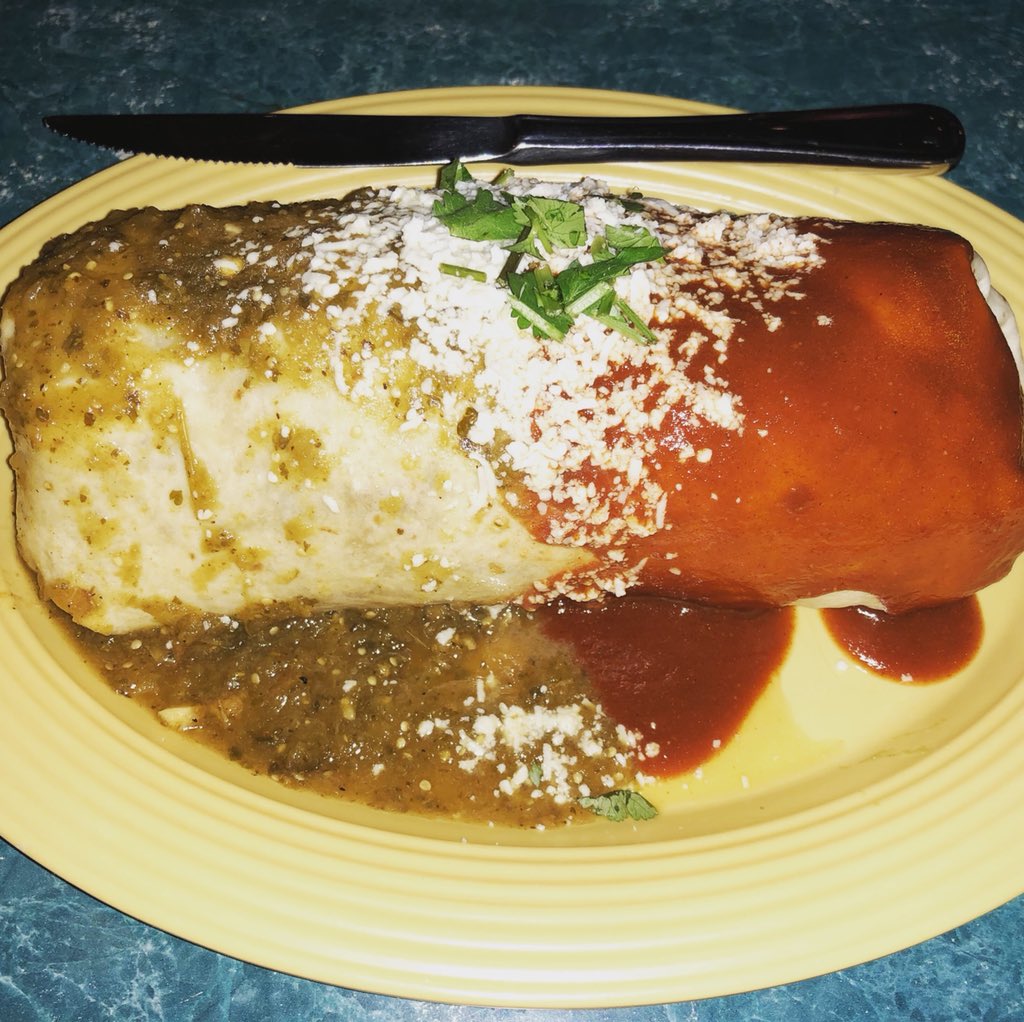 MousewardBound's tweet photo. First time having the Zocalo burrito. Oh. My. Goodness. Definitely great to share with @MousewardBound2 and an amazing bargain! #Disneyland #happiness #imgoingtoexplode https://t.co/2GIiZCb3rm