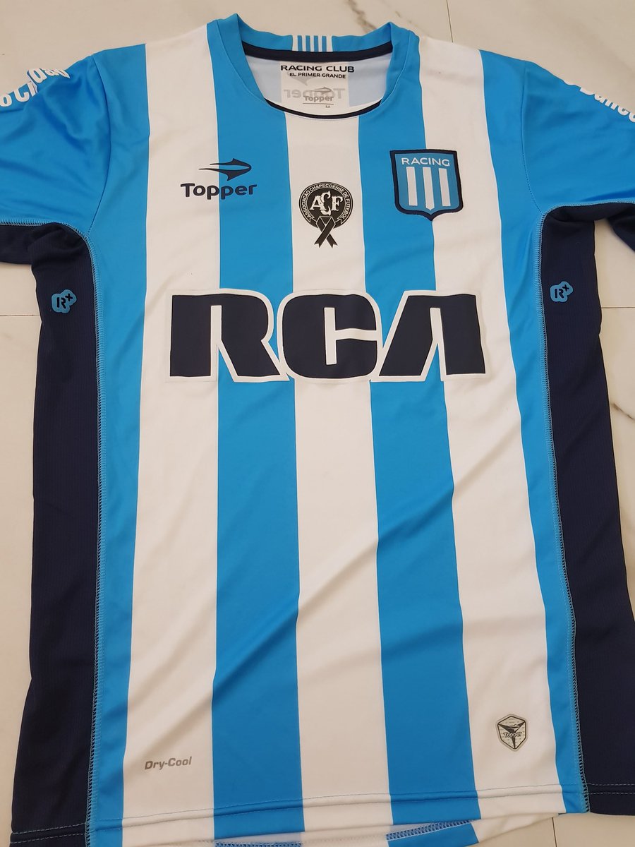 elshowderacing's tweet photo. Que chance!! Sorteamos esta hermosura de camiseta. RT, SEGUINOS y puede ser tuya!! #QuieroladeRacing
@elshowderacing #LatransmiconmasCancha https://t.co/fWQ1xDxdKP