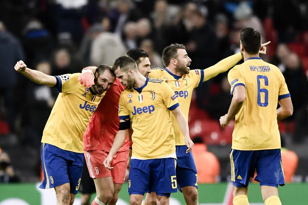 juventusfc's tweet photo. E voi... Come avete esultato questa sera? 😍

Raccontatecelo con foto e video menzionandoci e usando l'hashtag #TOGETHER! ⚪️⚫️

#UCL #TOTJuve https://t.co/9dBN2YnYUm