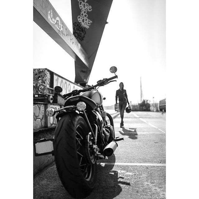 AdrienServadio's tweet photo. When @daniellekroon stole my bike 👑 ~ ~ ~ #sombrebeings #ftmeof #portrait_vision#theportraitpr0ject #featuremeofh#portraitmood #kdpeoplegallery#igPodium_portraits #myphotoshop#bleachmyfilm #earth_portraits#facesobsessed #kdphotostudio#Gramkilla #pursuitofportraits #ftwotw#ex… https://t.co/3R1ybbFkND