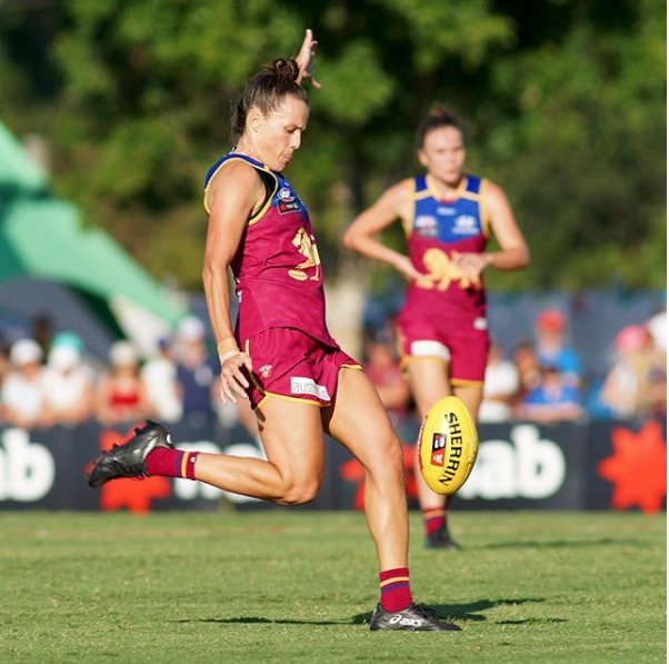 PlayBook_Coach's tweet photo. Happy International Women's Day!
We chatted to @Zilks about women in sport, coaching and tips for newcomers to AFL.
Check out the blog via the link below.
https://t.co/VIWPkVSHJc
#PlayBookCoach #PlayToYourPotential #IWD2018 https://t.co/eIQ5bLnx2y