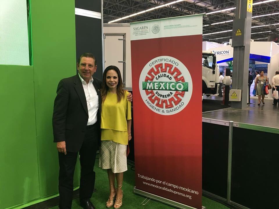 LizQuintero_'s tweet photo. Un gusto participar junto con mi amigo Mario Gorena, Presidente de @anetif, en el panel de “Certificaciones para acceder a mercados internacionales”.  Foro de Productos Frescos @ExpoANTAD 2018 https://t.co/BaQZdR9Own