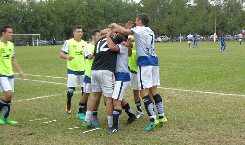 AlToqueDeportes's tweet photo. #Provincial #ULRC | #Herlitzka @HerlitzkaLV acaricia las semifinales: cómo es la situación del conjunto de #LasVertientes rumbo al desenlace de la Zona 1 https://t.co/vjPqYepbbF https://t.co/CCeiyhgfBB