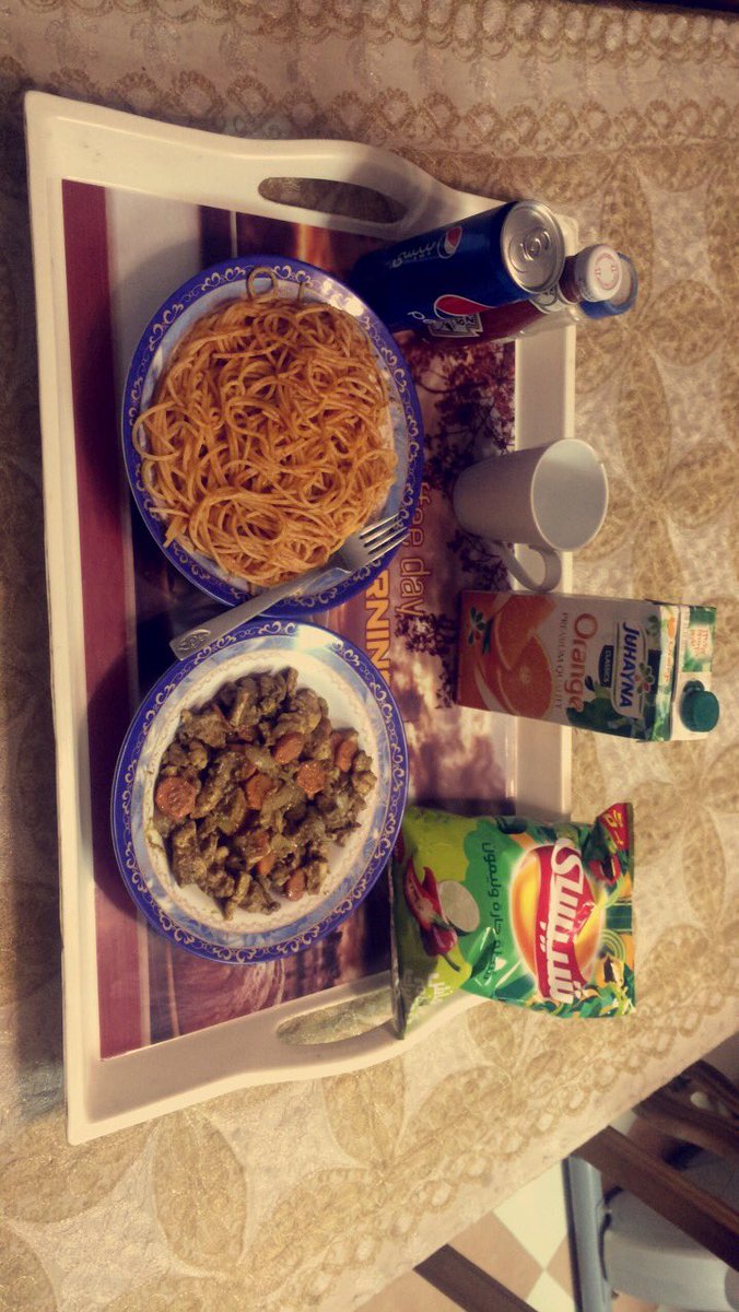 Mozzieconman's tweet photo. #LateNightCook 🍝. https://t.co/4zDcvq9TsU
