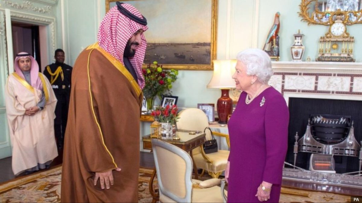 Why has the Queen got a 2-bar electric heater in the fireplace? With only one bar on.  #MbS #SaudiCrownPrinceVisitUK #QueenElizabeth