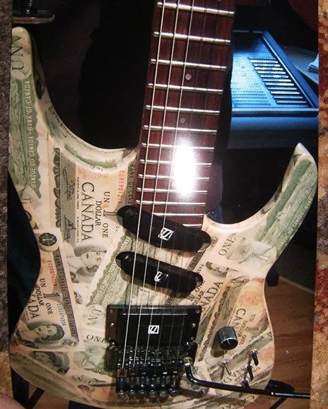 Here is a closer look at my infamous Canadian dollar bill guitar. This one is rare for not one but two reasons. One because there is only one like it (there are many with US dollars on them but not Canadian) and two, the Canadian dollar was taken out of … ift.tt/2I9qj28