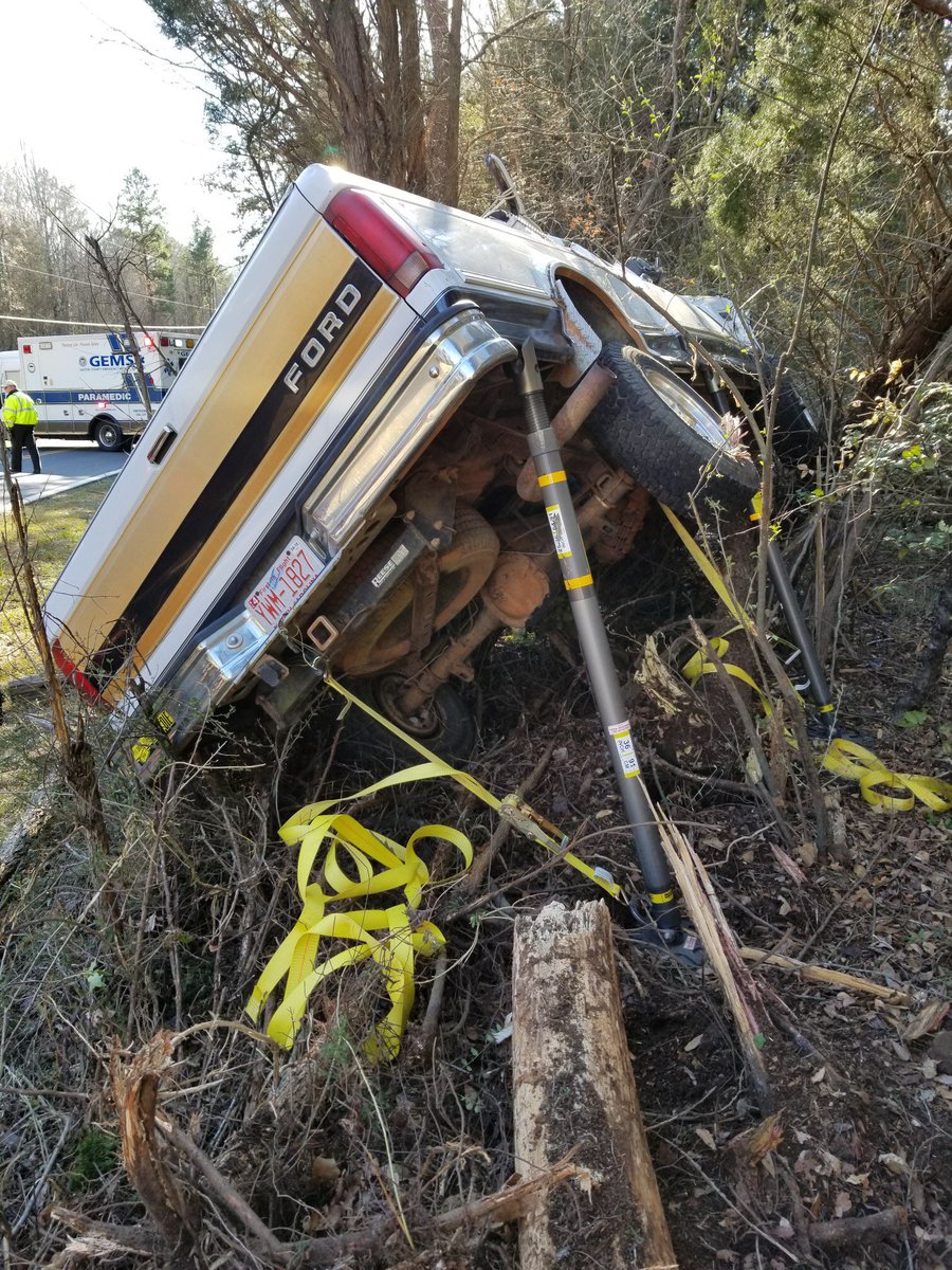 lrvfd_fire's tweet image. Squad 319 and Ladder 31 responded to this wreck at the intersection of Stanley Lucia Rd and Sandy Ford Rd. There was 1 entrapment that took the firefighters 24 minutes to extricate. Patient was transported by GEMS. We had assistance from Station 30. #squad319 #ladder31