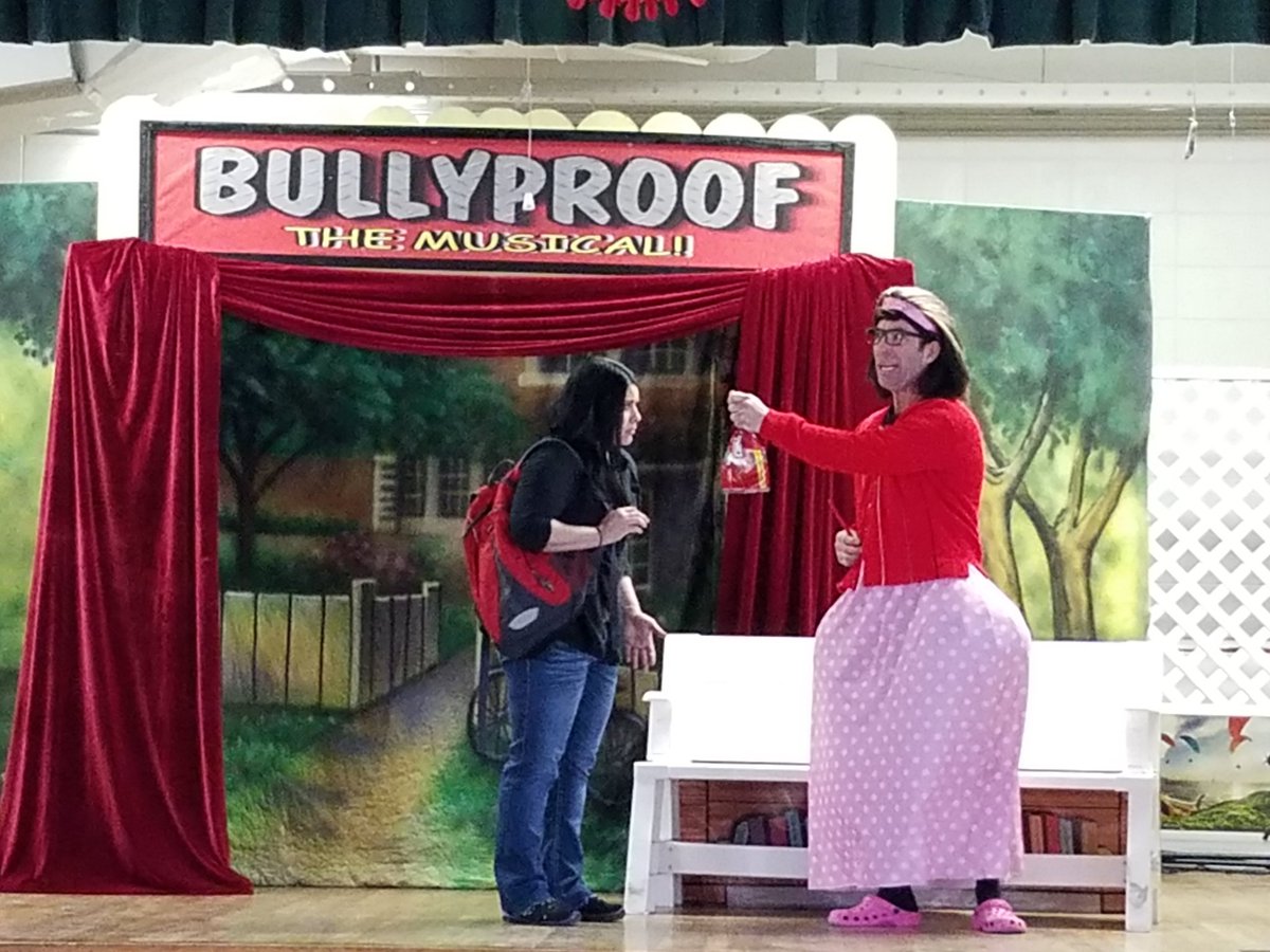 HCPSRobinsonES's tweet photo. Thanks @PlayNAround theater! Awesome show teaching us how to make a S.T.A.N.D. https://t.co/EYlCmo1ttk