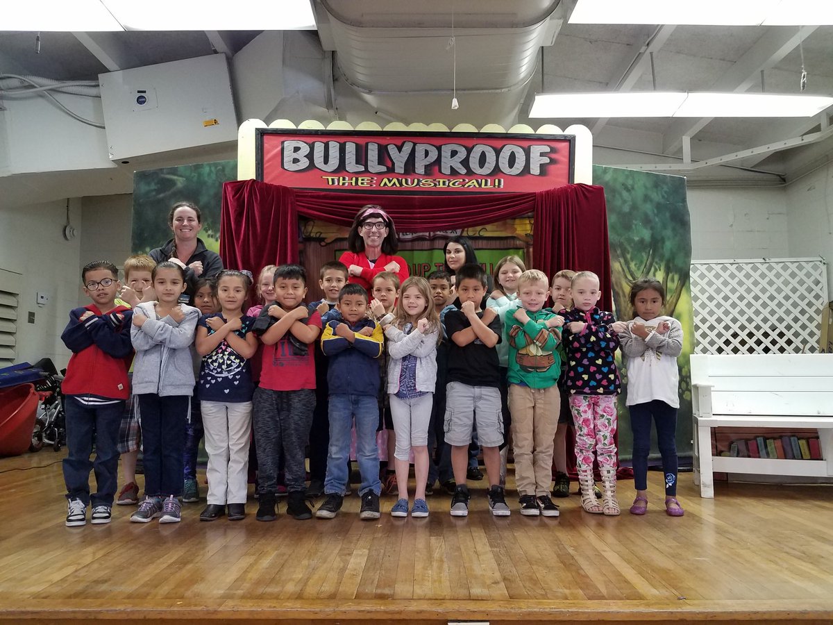 HCPSRobinsonES's tweet photo. Thanks @PlayNAround theater! Awesome show teaching us how to make a S.T.A.N.D. https://t.co/EYlCmo1ttk