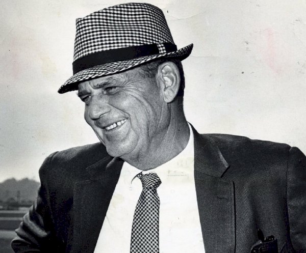DarrinDonnelly's tweet photo. “Have a plan in your life and be able to adjust it. Have a plan, when you wake up what you’re going to do with your day. Don’t go lollygagging through any day of your life.” – Bear Bryant https://t.co/2mzPQimPnp https://t.co/GUKiPKijEX