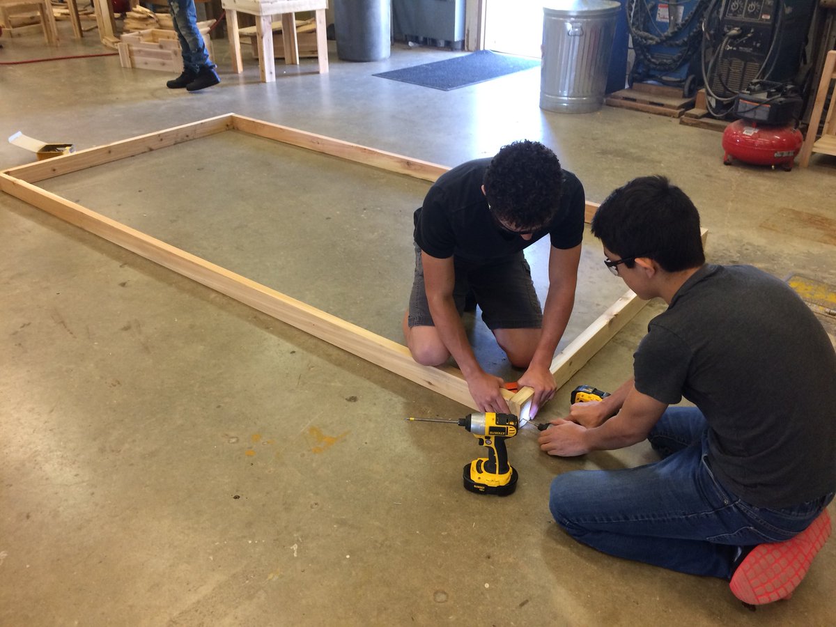 matthewsdeloach's tweet photo. Principles of Manufacturing students building the garden boxes for Principles of Human Services. CMS working together. @cmsjags @ComalPhysED https://t.co/NX58TJ27wN