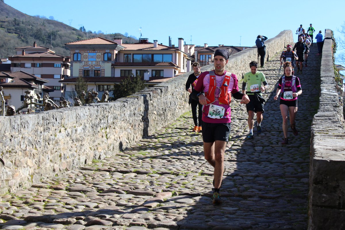 ¿Cuantos pasasteis corriendo el finde pasado por el puente romano de <a href="/encangasdeonis/">cangasdeonis</a>? Pues si participaste en la Kangas Mountain no te pierdas las más de 2400 fotos que tenemos en nuestro Facebook: fb.me/mvrunfoto