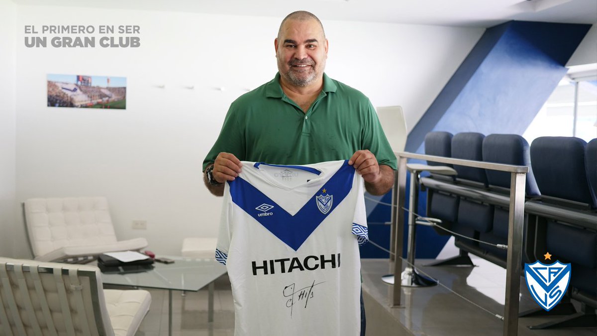 #QuieroLaCamisetadeChila ¡Dale RT a este Tweet y ya estás participando! El ganador se dará conocer en el entretiempo del partido entre #Vélez y @CARCoficial del domingo.