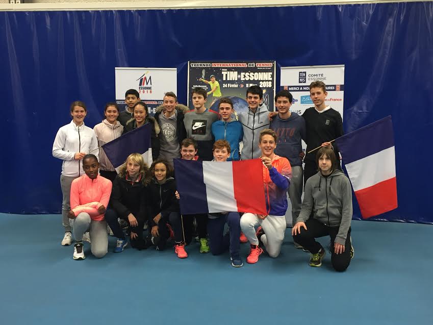 lesreporters60's tweet photo. #TIMESSONNE #tennis #TIMESSONNE2018 #Essonne En parallèle des 1/8 de finales en simple et en double, nous avions la présentation des équipes et différentes animations ! Sans oublier notre parrain @Geof888 qui nous a fait l'honneur de sa présence ! 👇🎾💪
https://t.co/4dn5Pj79xX https://t.co/Ba96AWRZ2e