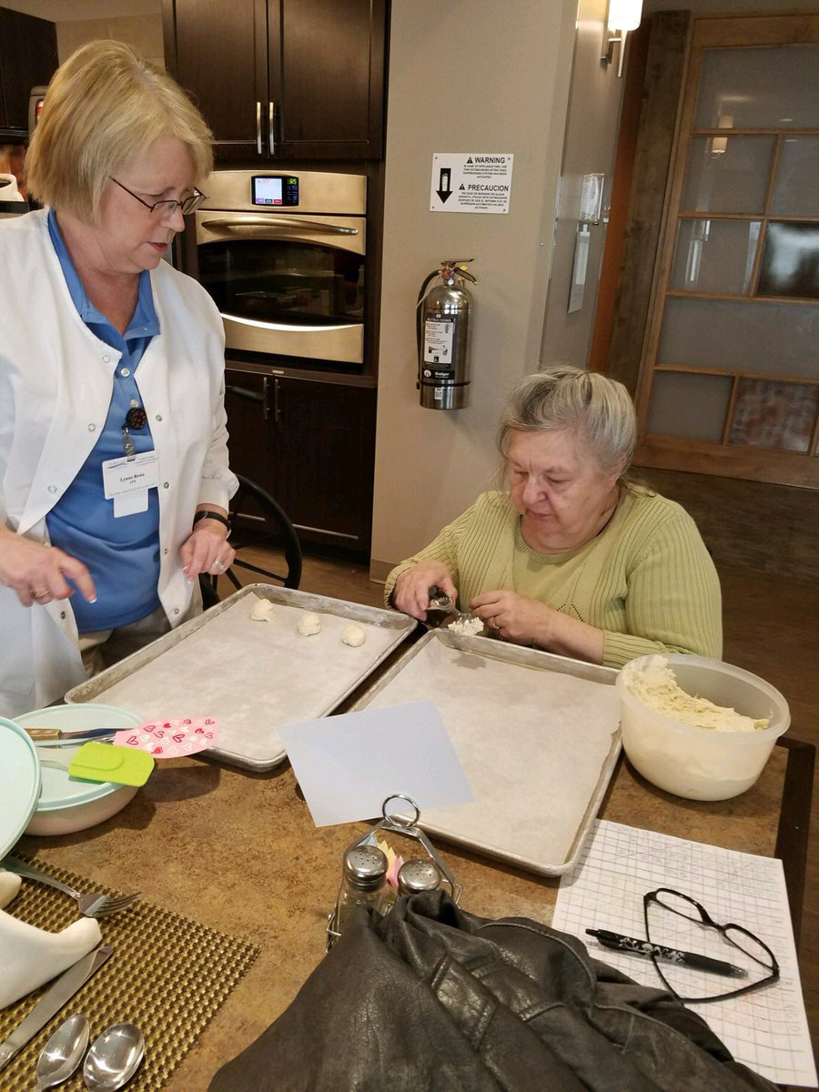 Westfield_WB's tweet photo. kicked off our triathlon competition with our iron chef competition 👨🏽🍳 #t3 #TrilogyTriathlon #creativecooking #staffled @TrilogyLiving https://t.co/myo4Uu9y14