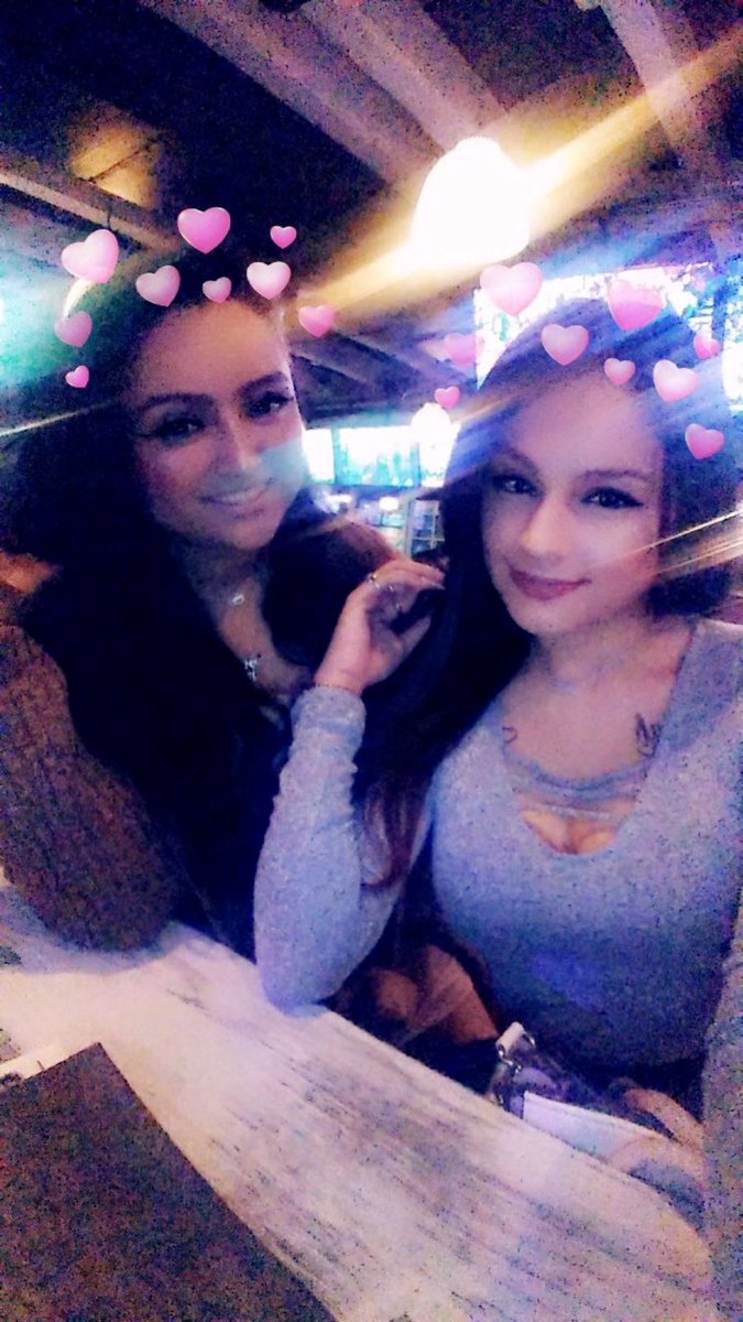 LilBittt96_'s tweet photo. Come visit us tonight behind the main bar @BBW.๐ป๐ #DoubleTrouble #TagTeamingIt๐ค #HumpDay https://t.co/juthHUDfDC