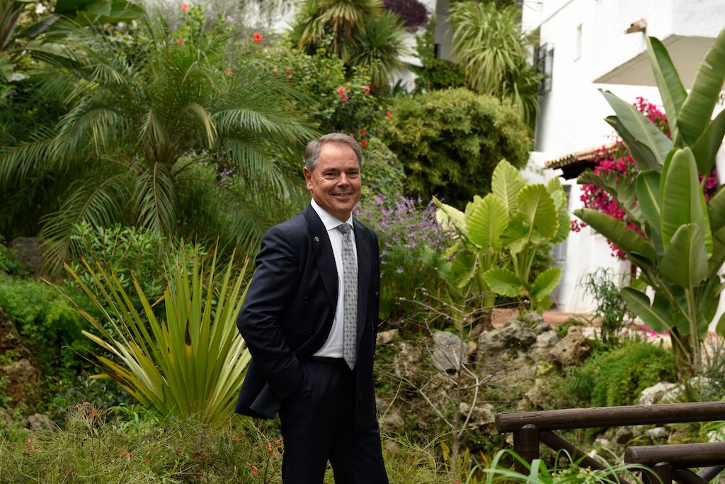 Some great insight from <a href="/FilipBoyen/">Filip Boyen, FB Consulting, Ambassador FTG</a> (of <a href="/SLHLuxuryHotels/">Small Luxury Hotels of the World</a>) that's relevant to our part of the industry, too. And, it's just an interesting read.  bit.ly/2Fudlec