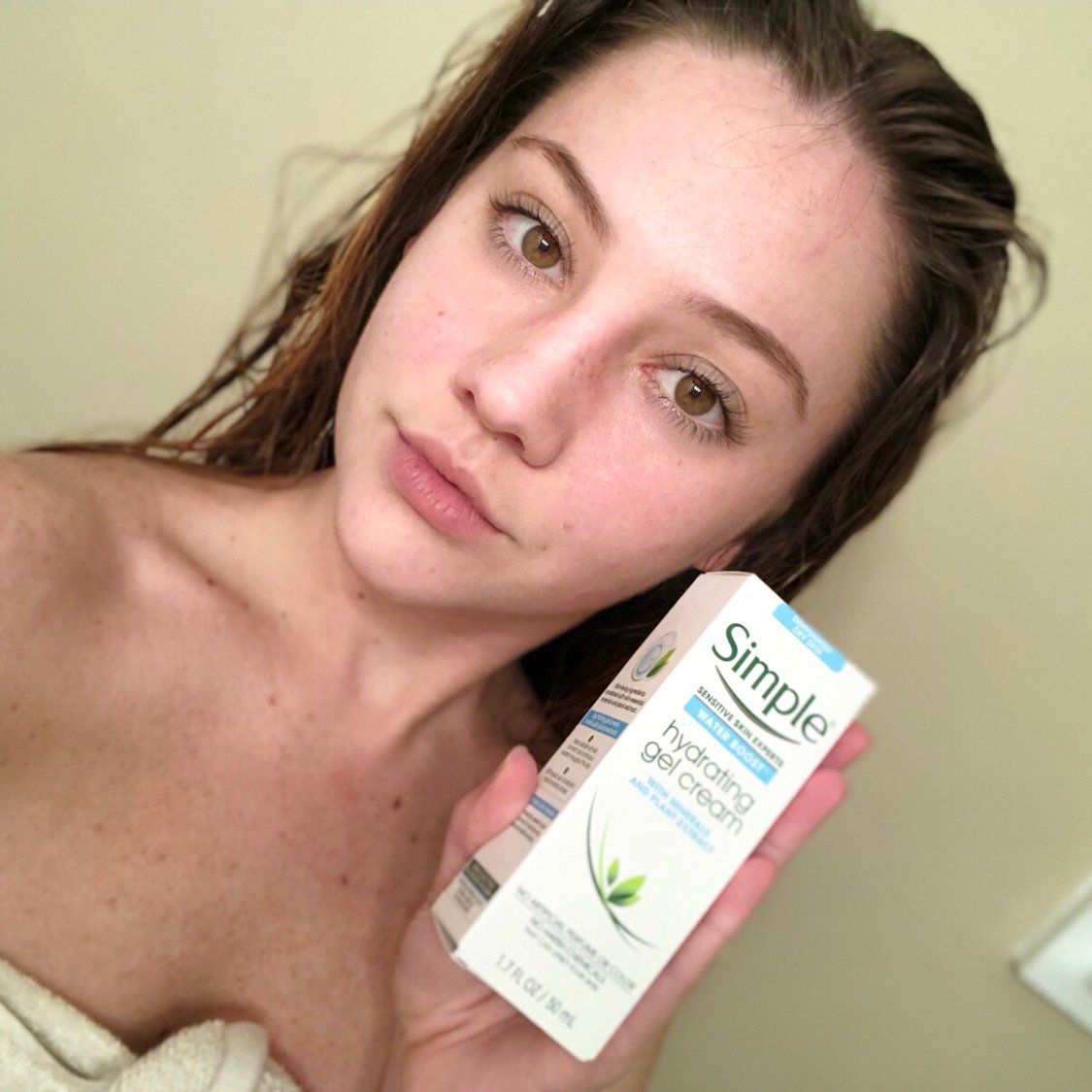 zoeypristavec's tweet photo. Thanks @Influenster and @SimpleSkincare for allowing me to try out this awesome product. I’ve used it every day for a month now and my skin has never been better 😍 #InfluensterVIP #SoakItIn #complimentary #contest https://t.co/yuGIq9xLRD
