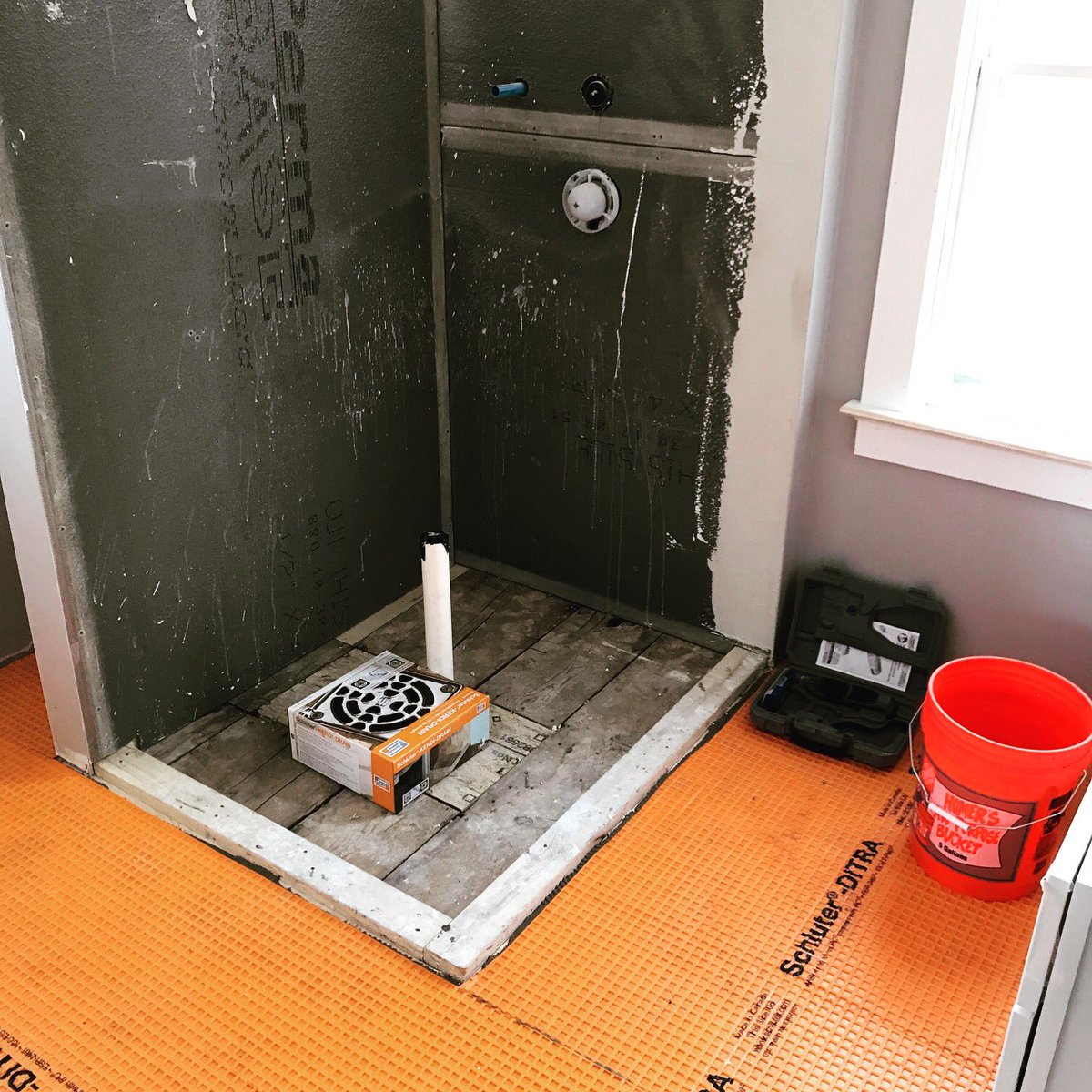 rosstret's tweet photo. Frameless glass shower about to go in! We are using @SchluterSystems for uncoupling and waterproofing. @te2engineering #engineeredhome #1860construction https://t.co/bXa6lo3AO1