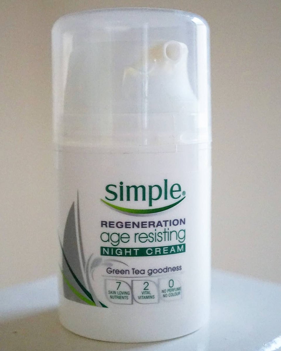 sumireviewz's tweet photo. So this is another pic of my favourite #nightcream from @SimpleSkincare @simpleskin.. this must be my 10th bottle of the Regeneration Age Resisting Night Cream...you really cannot go wrong!
#simpleskin #Skin #skincare #skincaretips #skincaretips #healthy #healthyskin #HealthyLife https://t.co/cI84g4qbIg
