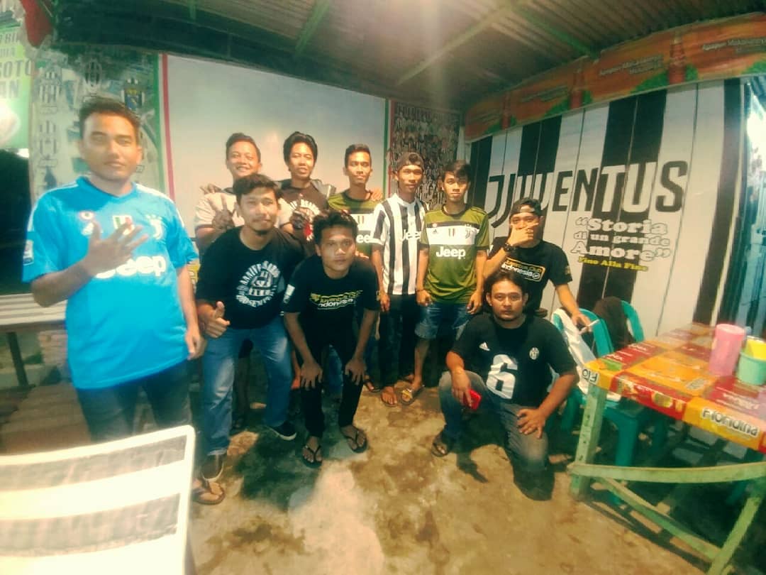JCI_KISARAN's tweet photo. Para pejuang nobar JCI Chapter Kisaran, terimakasih yang sudah teriak" tengah malam tadi π.
Kalian luar biasa ges... π
#jcindonesia #jcick #juventus #finoallafine #finoallafine
Cc @JCIndonesia https://t.co/ZsNEMAuCmq