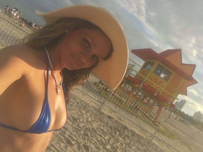 Bad weather didn't stop me from getting on the beach https://t.co/tOahijVz5l
