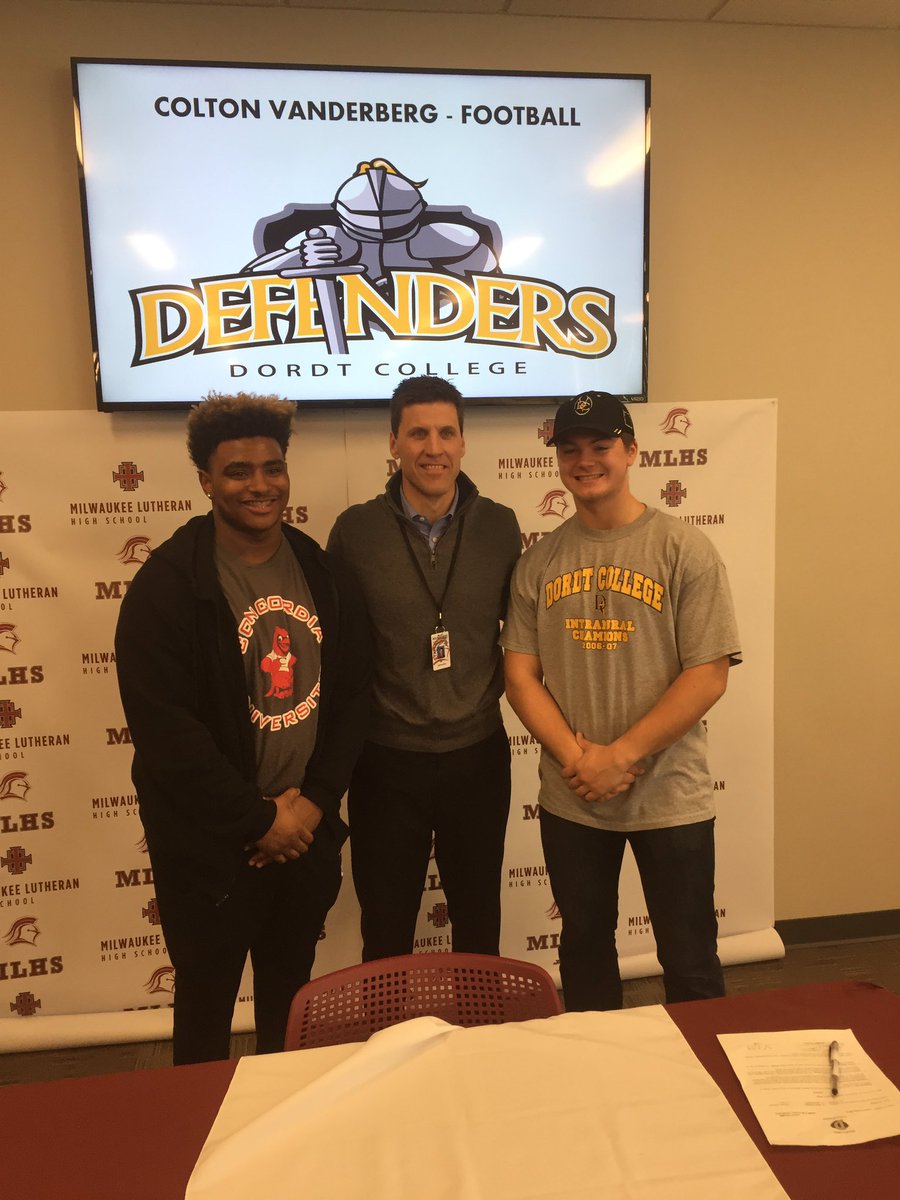 coltonvb28's tweet photo. Proud to announce my commitment to Dordt College in Northwest Iowa. Excited for how the next level pushes me! @DordtFB #loco18 https://t.co/fiKxog9AFB