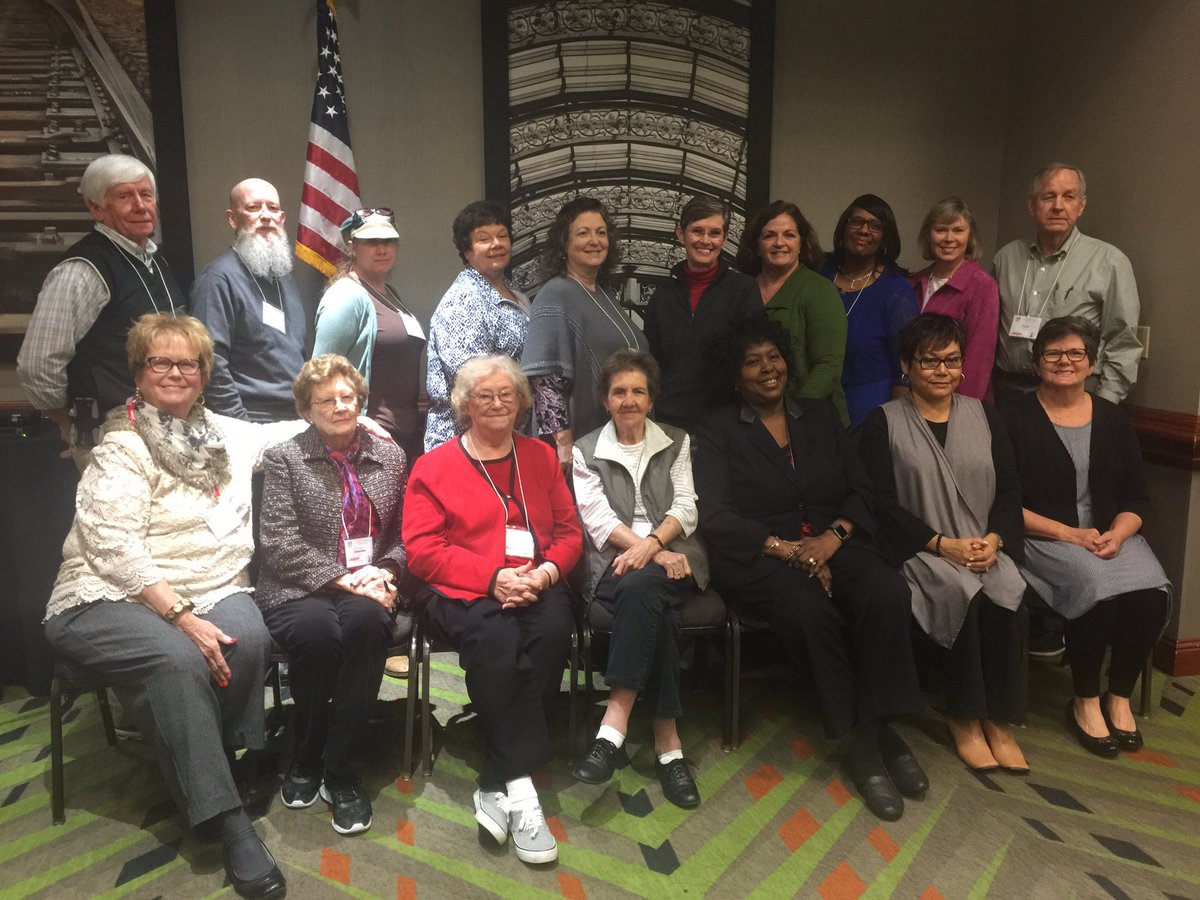 CityofBGKY's tweet photo. Congrats to this fine group of folks who today completed the 6th #Over50CitizensAcademy and are "Making BG a Great Place to Grow Up and Grow Old" #civicassembly #civicparticipation #agefriendlyBG @AARPKY @WkuAging https://t.co/BY81zmX3OH