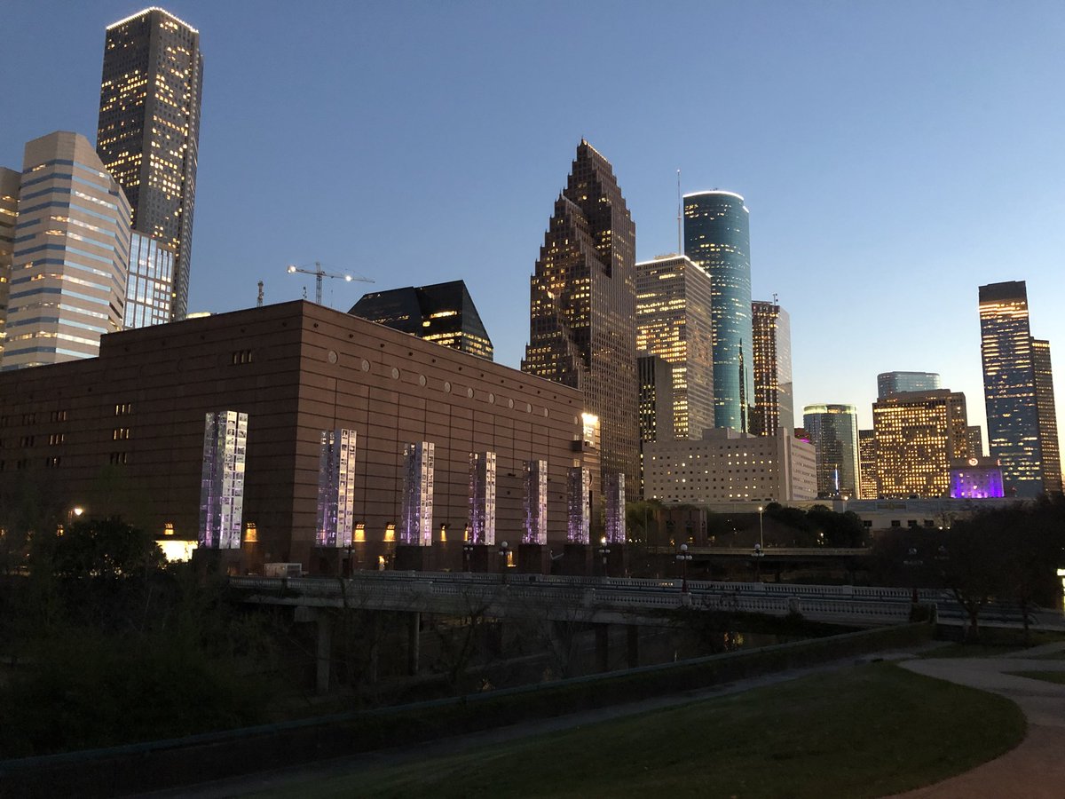 JMilesKHOU's tweet photo. Beautiful night for a walk in @DowntownHouston #khou11 https://t.co/nj29SFHPoM