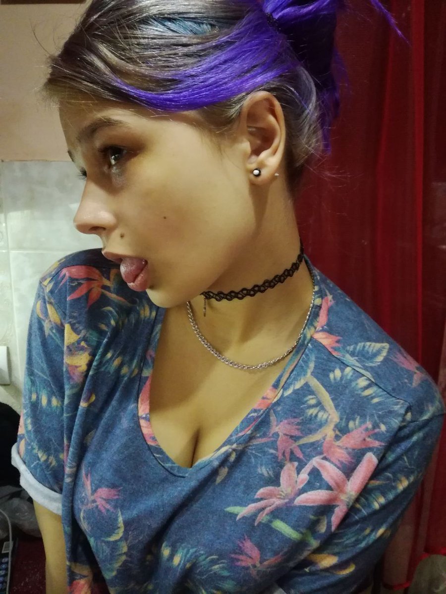 ElsaFuorst's tweet image. Когда делаешь вид что есть сиськи