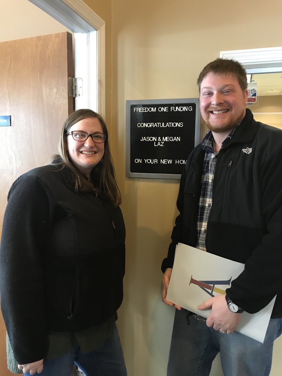JasonLaz's tweet photo. So my wife and I did a thing this afternoon... #ourfirsthouse #homebuyers #adulting 🏠🔑💸 https://t.co/u7aej6gNIg