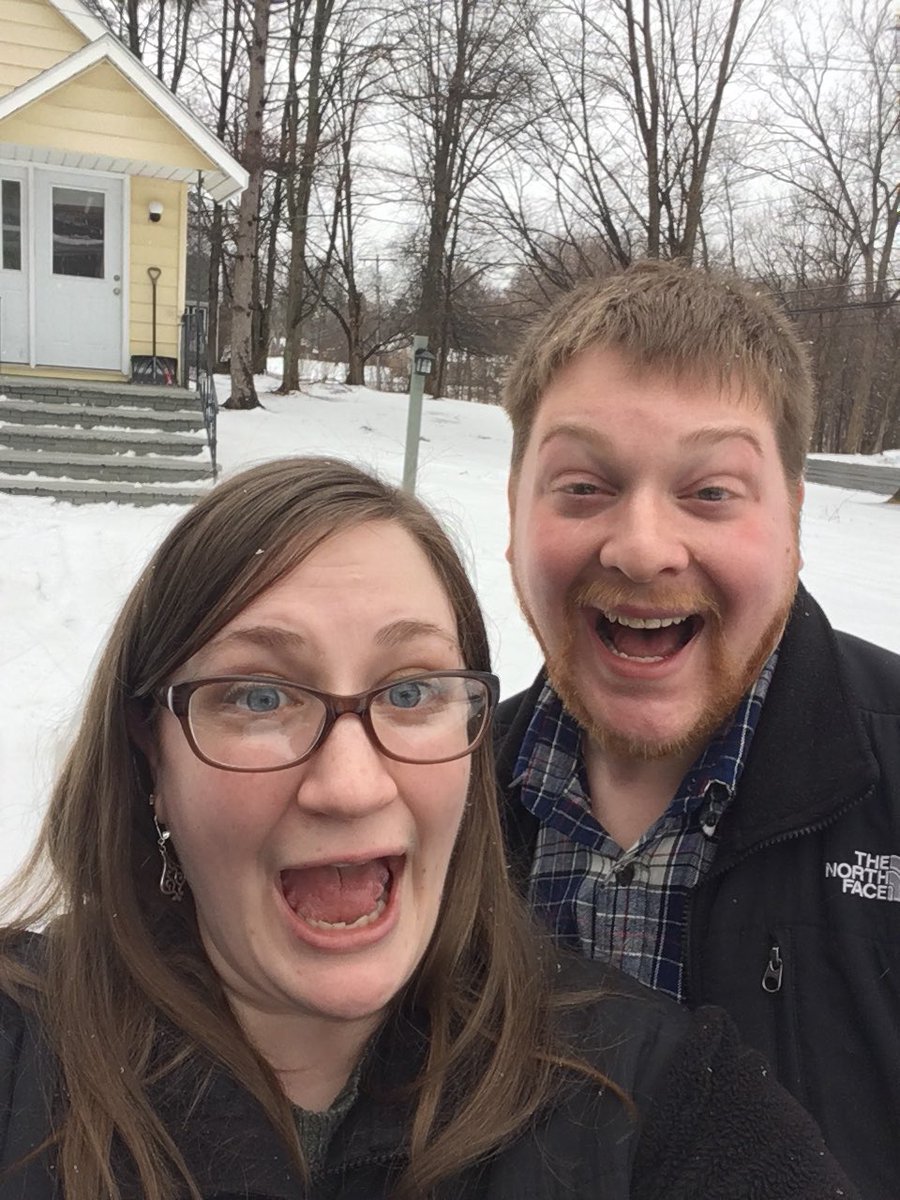 JasonLaz's tweet photo. So my wife and I did a thing this afternoon... #ourfirsthouse #homebuyers #adulting 🏠🔑💸 https://t.co/u7aej6gNIg