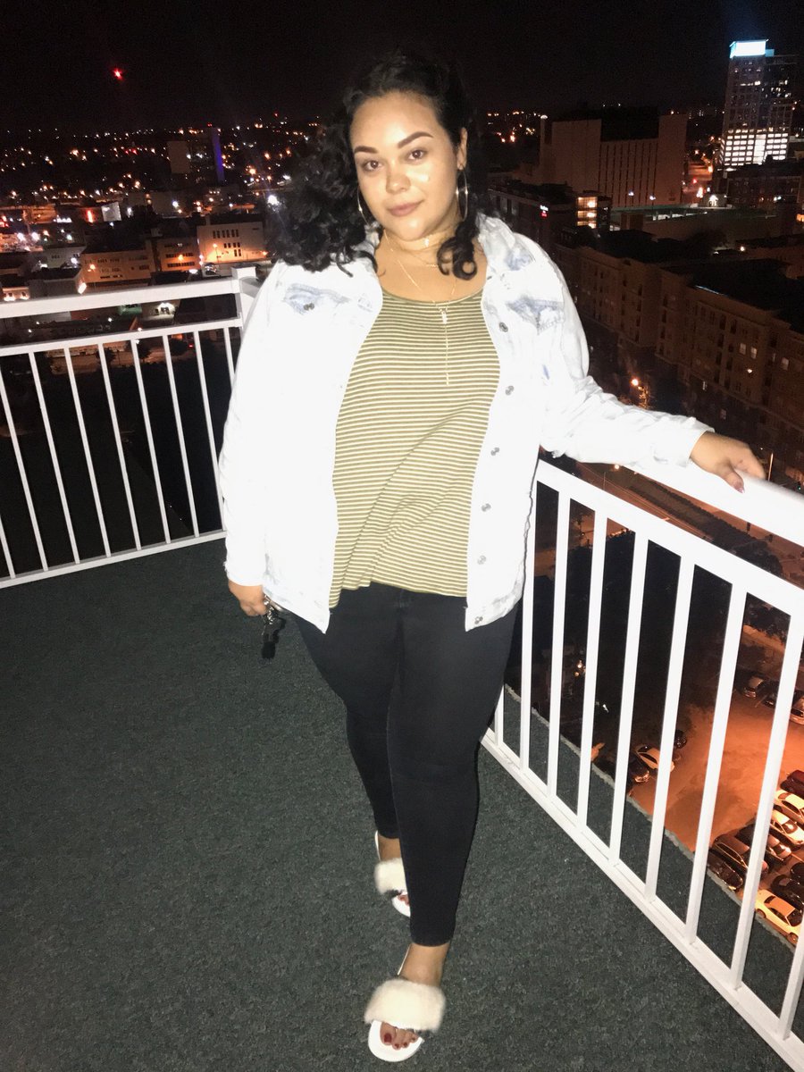 Itsbranna's tweet photo. #womenfromthe757 Va Beach 🌊 https://t.co/lPZ3jiSDWz