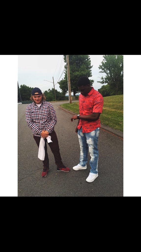 or__Jayson's tweet photo. Just wanted to be apart of something👌🏿👌🏿 #CTreppin #MenFromThe860 https://t.co/HRouPYWGyX