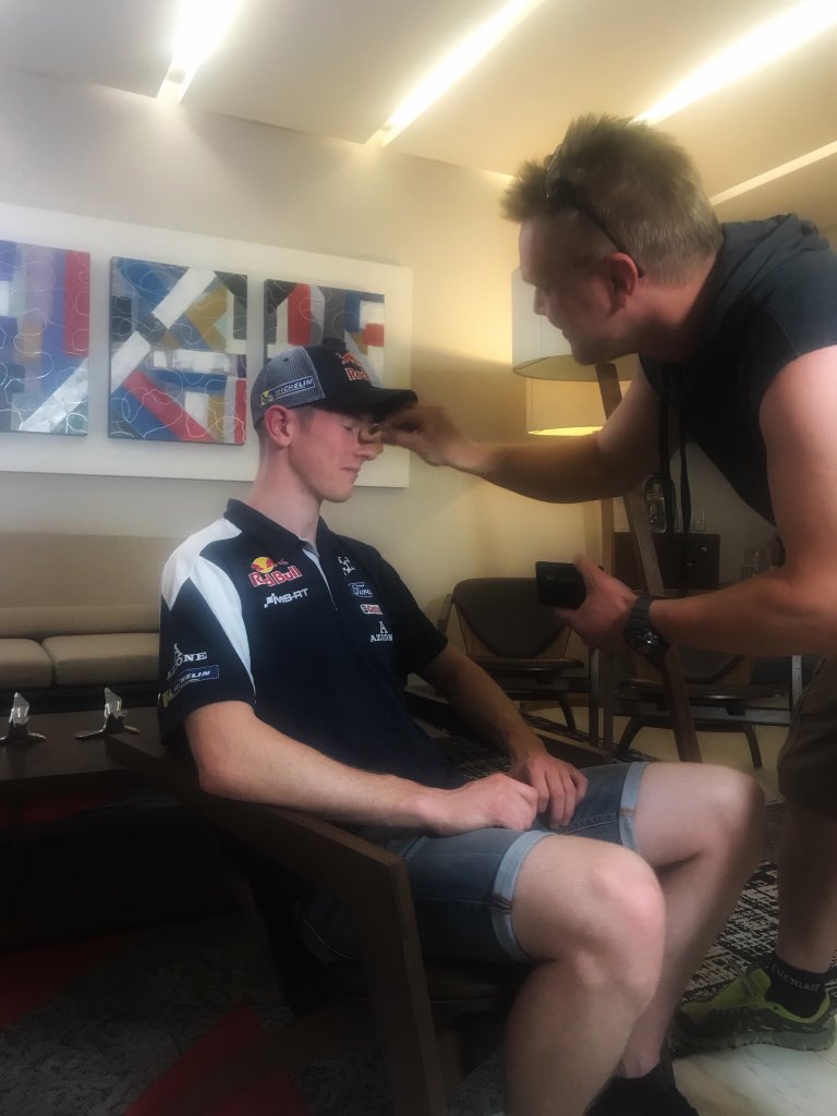 A bit of make-up for <a href="/ElfynEvans/">Elfyn Evans</a> before his interviews this evening 💁🏻‍♂️😂😉 #LookingGoodElf #WRC #RallyMexico