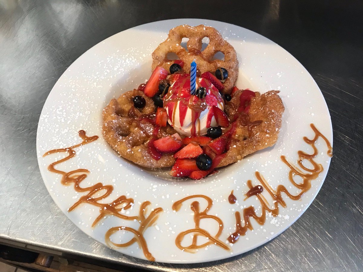 We love celebrating with you! Click on the link below to make reservations for your next special occasion. bit.ly/2sn8mJD #lunamex #sanjose #sanjosefoodie #mexicanfood #celebration