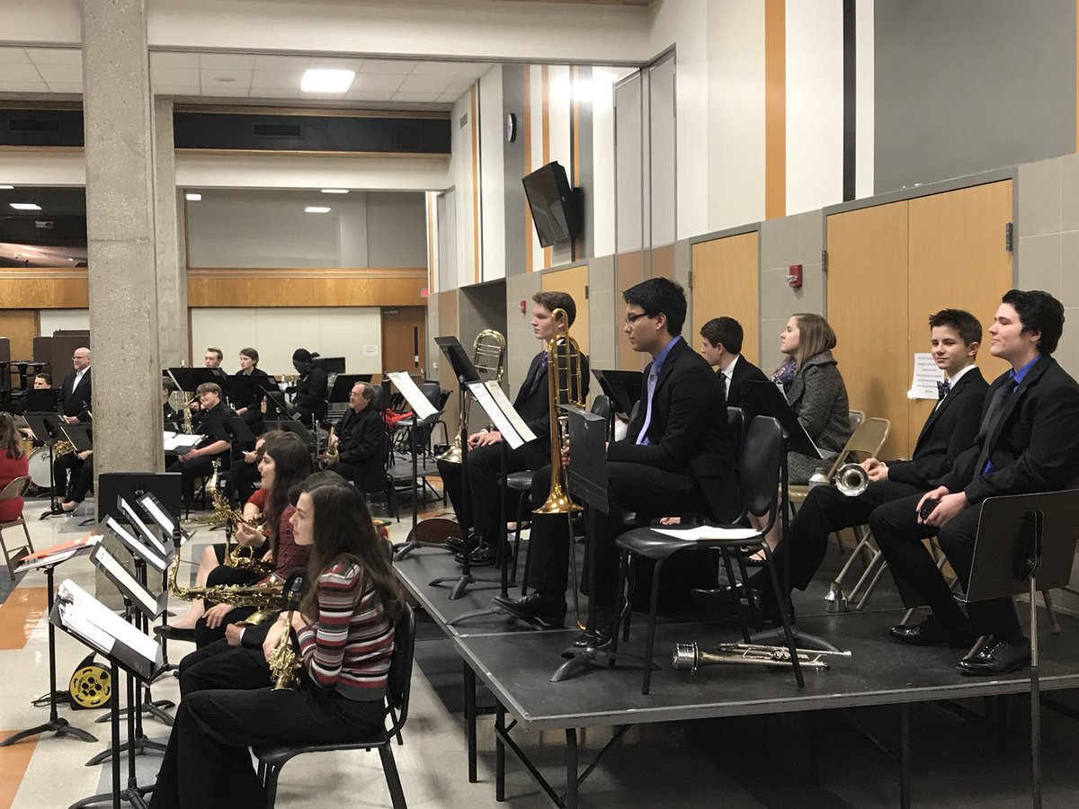 Wildcats512's tweet photo. Four bands + local professional musicians + incredible Mr. Talley equal the Jazz Showcase. Wow, what a sound @APCogswell #oarsallin TMS Tunes https://t.co/79JSMovd9H