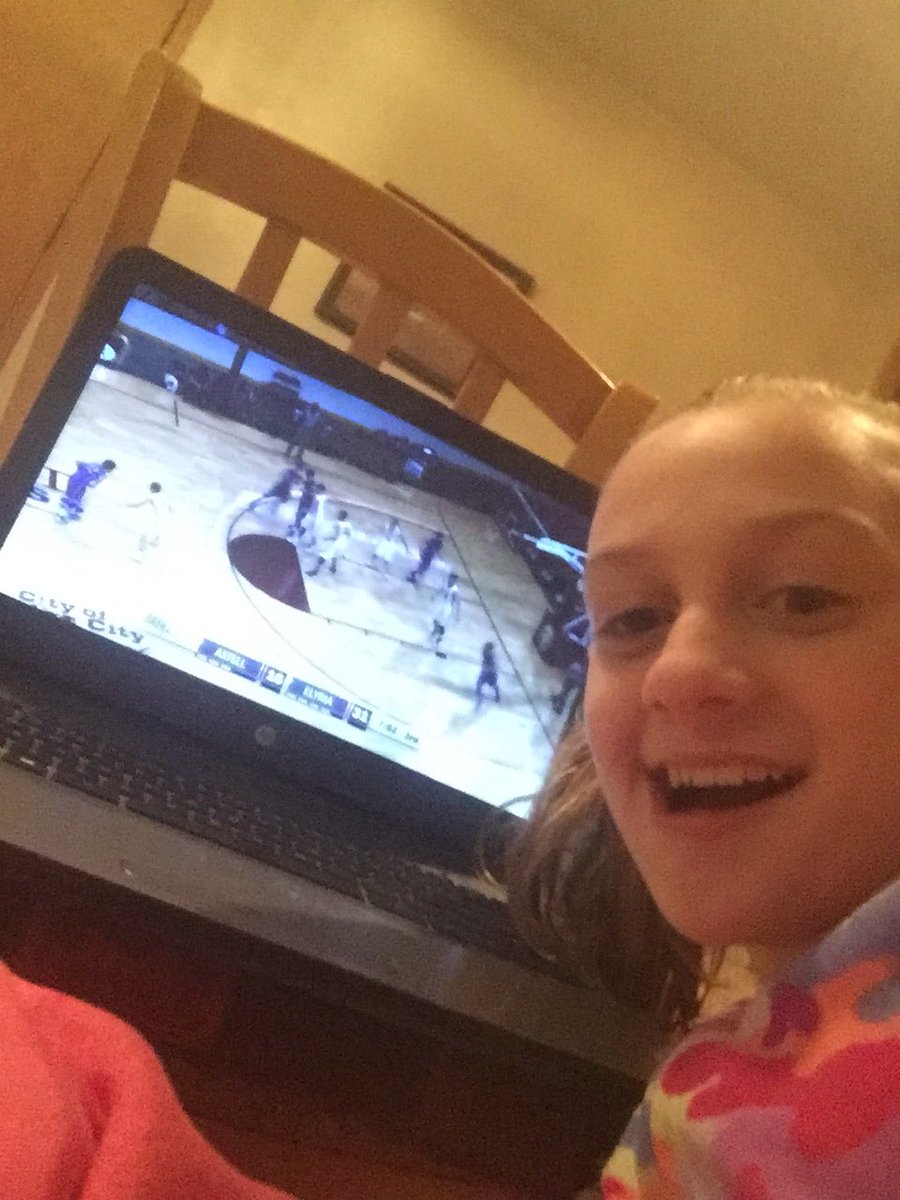 LoriShultz8's tweet photo. #UWATV    Go Elyria Eagles! https://t.co/USM6nHUfjA