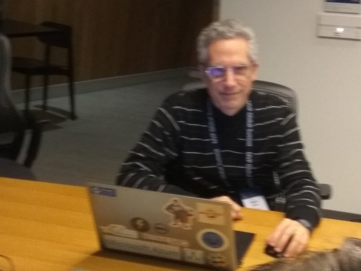 WSilveiraNZ's tweet image. A quick behind the scenes of our #integrationdownunder webcaste, directly from #MS campus.