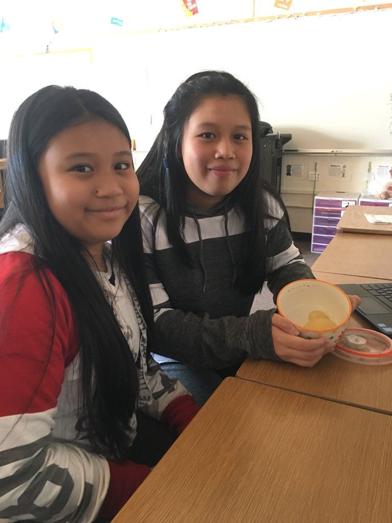Girls in science rocks!  What happens when one puts raw quail eggs in vinegar for 2 days? The shells gets rubbery.  I wanted to pop it...but I didn’t.