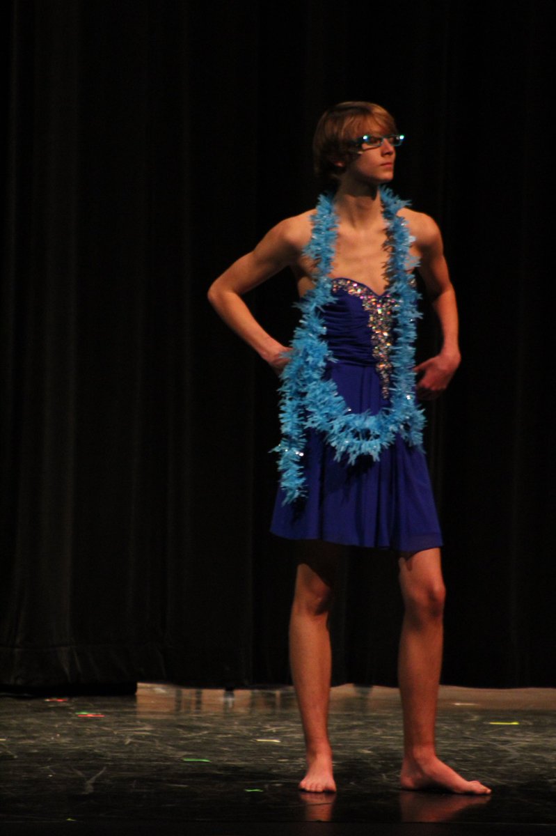swmrminithon's tweet photo. Kyle!! We’re so happy that you won beach wear two years in a row! Keep up this winning streak and you might be crowned Mr. MiniTHON next year😉 Thank you for your great contribution to the Four Diamonds Fund💙🔷 https://t.co/PSstBS6Ovo