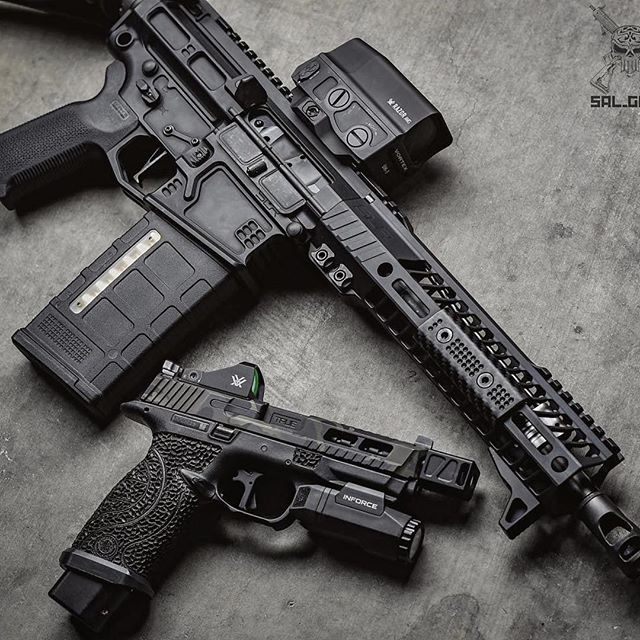 TexasBlackRifle's tweet image. 📸 Repost @sal_gunz
・・・
Two of my favorites.
・・・
#ar10pistol #slrrifleworks #308 #mandp #smithandwesson #9mm #igmilitia #pewpewpew #merica #carrycomped #texasblackrifleco #microcomp #tbrci ift.tt/2IbqgCW